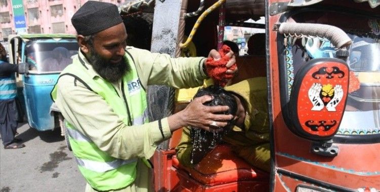 Aşırı sıcaklar Pakistan'da 3 can aldı