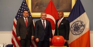 Üsküdar Belediye Başkanı Hilmi Türkmen, New York Belediye Başkanı Eric Adams'ı makamında ziyaret etti