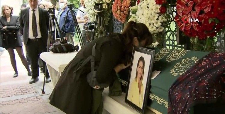 Kansere yenik düşen gazeteci Özlem Sarıkaya Yurt son yolculuğuna uğurladı