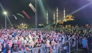Bursa'da on binlerce kişi Trabzonspor'un şampiyonluğunu kutladı