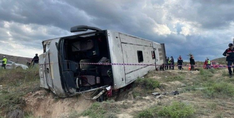 Çankırı’da fabrika işçilerini taşıyan otobüs devrildi: 3’ü ağır 18 yaralı