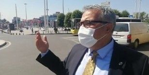 Taksim’de taksi bulamayan işadamı tepki gösterdi