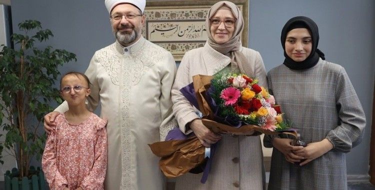 Diyanet İşleri Başkanı Erbaş, görme engelli hafızlık öğrencilerinin yıl sonu etkinliğine katıldı