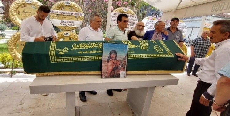 Yeşilçam’ın Rambo’su Sönmez Yıkılmaz son yolculuğuna uğurlandı
