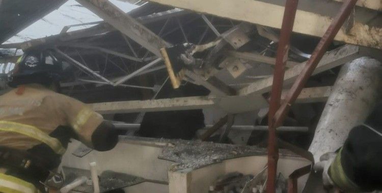 Meksika’da süpermarketin çatısı çöktü
