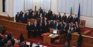 Bulgaristan'da koalisyon ortağı partinin iki bakanı istifa etti