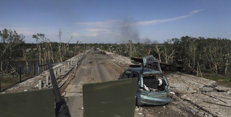 Rus ordusu Severodonetsk’e giden tüm köprüleri yıktı