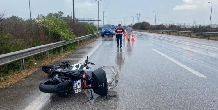 Ceyhan'da motosiklet kazası: 1 ölü, 1 yaralı