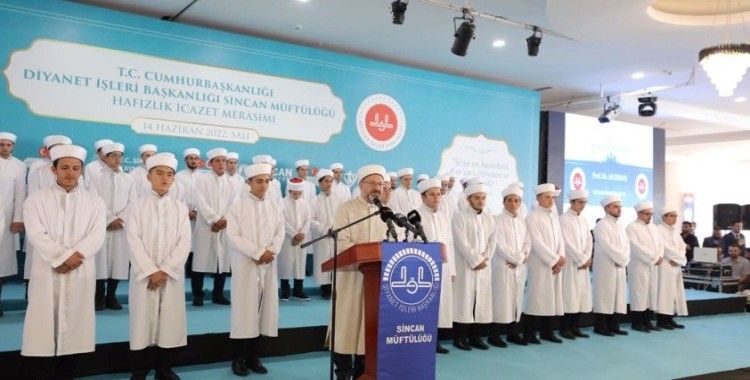 Diyanet İşleri Başkanı Erbaş, 110 hafızın icazet törenine katıldı