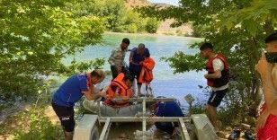 Dicle Nehri’nin suyu yükseldi, mahsur piknikçiler AFAD ekipleri tarafından kurtarıldı