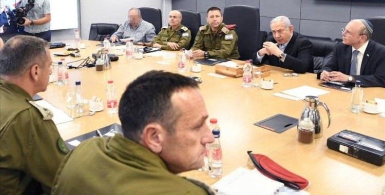 İsrail'de Bennett'in Netanyahu ile yeni hükümet kurmayı değerlendirdiği iddia edildi