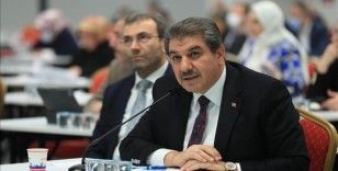 AK Parti'li Tevfik Göksu'dan İBB'ye '1000 minibüsü daha taksiye çevirin' çağrısı