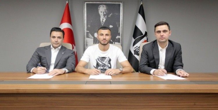 Beşiktaş’ta, Romain Saiss ile resmi sözleşme imzalandı
