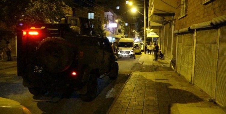 Diyarbakır’da sokak ortasında silahlı saldırı: 2 yaralı