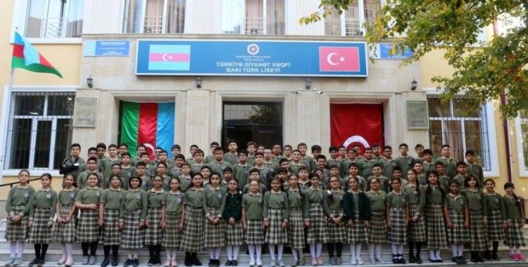 Azerbaycan'ın birincileri TDV Bakü Türk Lisesi'nden