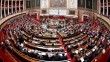 Fransa'da mecliste salt çoğunluğu kaybeden hükümetin 'meşruiyeti' tartışılıyor