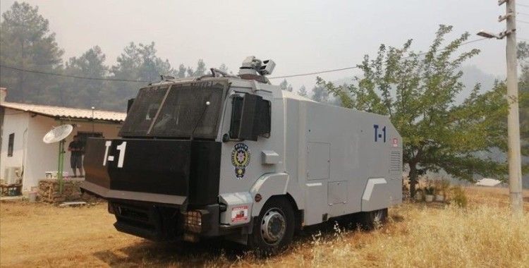 Emniyet teşkilatından Muğla'daki orman yangınına TOMA desteği