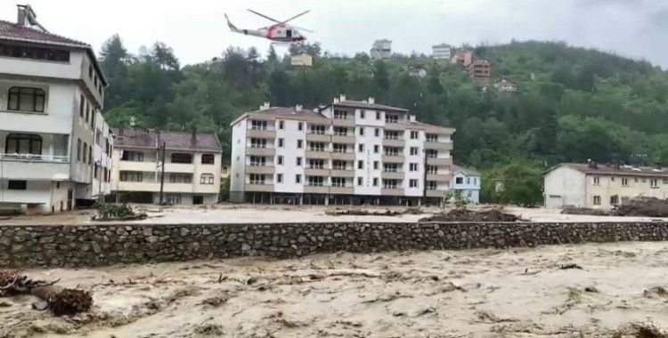 Selin vurduğu Bozkur'ta vatandaşlar helikopterle tahliye edildi