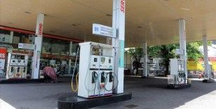 Sri Lanka'da yakıt satışına kısıtlama getirildi