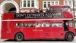 WikiLeaks Kurucusu Assange'ın ABD'ye iade kararına karşı otobüsle protesto düzenlendi