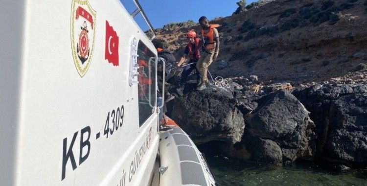 Yunanistan unsurlarınca geri itilen 36 göçmen kurtarıldı