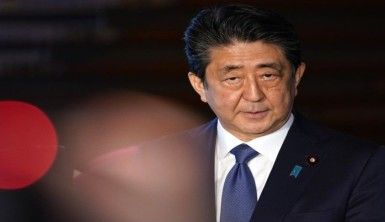 Japonya'da eski başbakan Abe silahlı saldırıya uğradı, durumu ağır