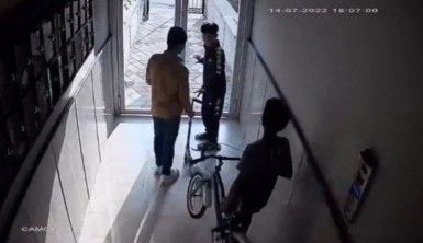 Apartmanlara girip eşya çalan çocuk hırsızlar kamerada