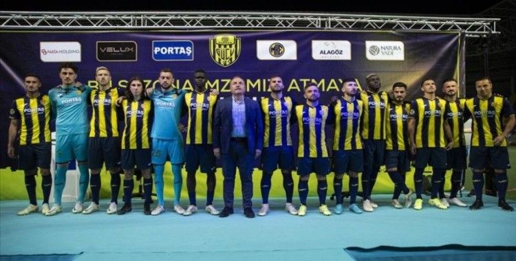 MKE Ankaragücü, yeni transferlerine imza töreni düzenledi
