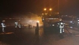 TEM Otoyolu'nda oksijen tüpü yüklü kamyon alev alev yandı