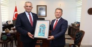 KKTC Milli Eğitim Bakanı Çavuşoğlu, ÖSYM Başkanı Aygün'ü ziyaret etti