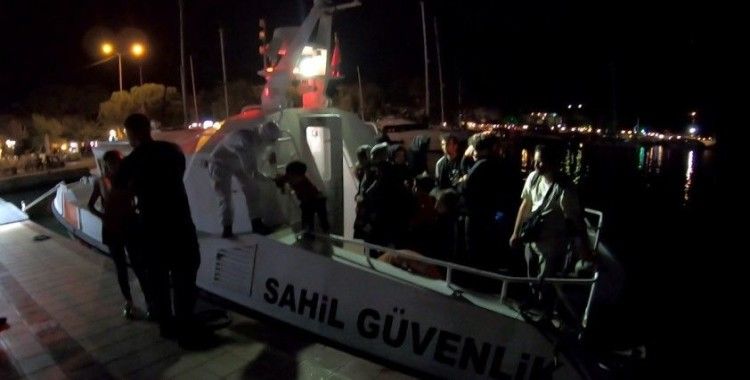 Çanakkale açıklarında 16 düzensiz göçmen kurtarıldı