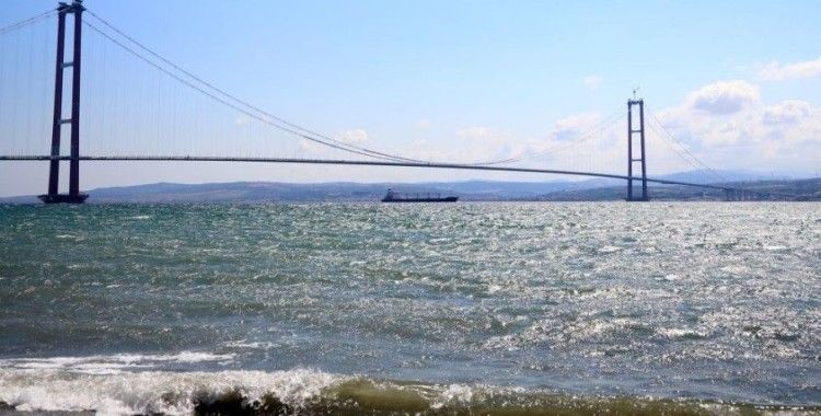 Ukrayna'dan yola çıkan Kuru yük gemisi ‘Razoni’ Çanakkale Boğazı’ndan geçti