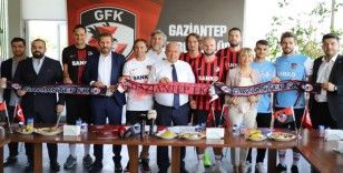 Gaziantep FK yeni transferleri için imza töreni düzenledi
