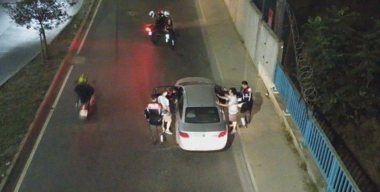 Polis, uygulamadan kaçan otomobili böyle yakaladı
