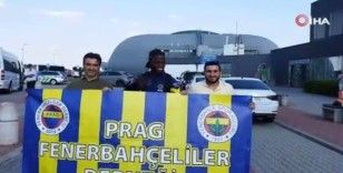 Fenerbahçe Çekya’da çiçeklerle karşılandı