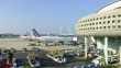 Paris'te havalimanında bıçaklı şüpheli alarmı