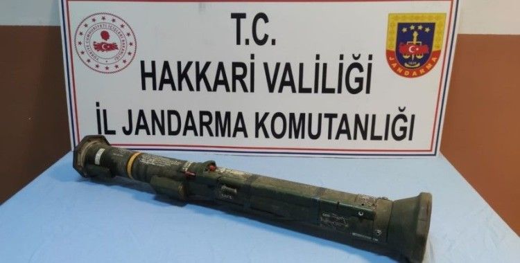 3 teröristin etkisiz hale getirildiği operasyonda çok sayıda silah ve mühimmat ele geçildi