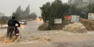 Bursa’da yağış etkili oldu: Yollar göle döndü
