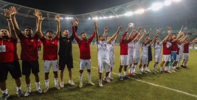 Göztepe'de 10 yeni transfer sahaya çıktı