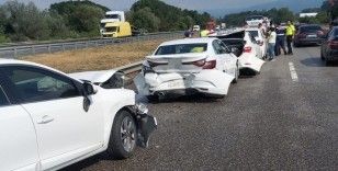 Anadolu Otoyolu’nun farklı noktalarındaki kazalarda 18 araç çarpıştı