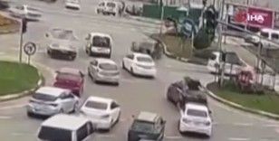 Kavşaktaki motosiklet kazası kamerada