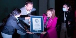 Meksika’da 3 bin 932 metrelik halı Guinness Rekorlar Kitabı’na girdi