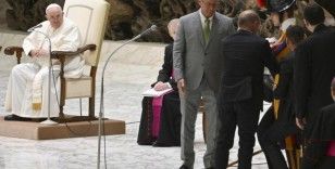 Papa Francis’i korumakla görevli İsviçreli muhafız bayıldı