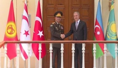 Bakan Akar, dost ve kardeş ülkelerin savunma bakanları ve yardımcıları ile görüştü