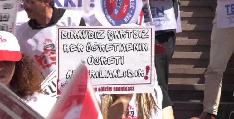 Anadolu Eğitim Sendikası, Öğretmenlik Meslek Kanunu'nun geri çekilmesi talebiyle iş bırakma eylemi yaptı