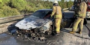 Beykoz TEM Otoyolu’nda otomobil alev alev yandı