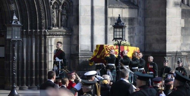 Kraliçe 2. Elizabeth'in cenaze töreninde Türkiye'yi Bakan Çavuşoğlu temsil edecek