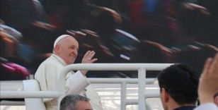 Katoliklerin ruhani lideri Papa Franciscus, Kazakistan'da ayin yönetti