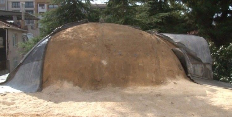 Üsküdar’da 2 asırlık tarihi caminin kubbesindeki kurşun plakalar çalındı