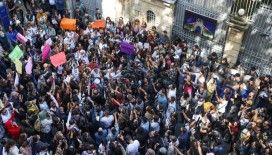 Tahran'da Mahsa Emini'nin ölümü üzerine yapılan protesto gösterileri sürüyor